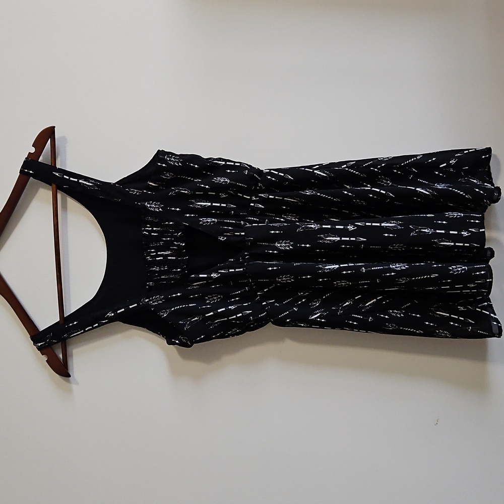 H&M Divided Black and White Patterned Dress - Picture 4 of 10